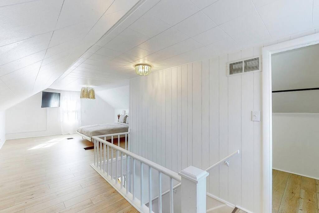 End Zone Escape-Light And Bright Hof Village Home Canton Esterno foto